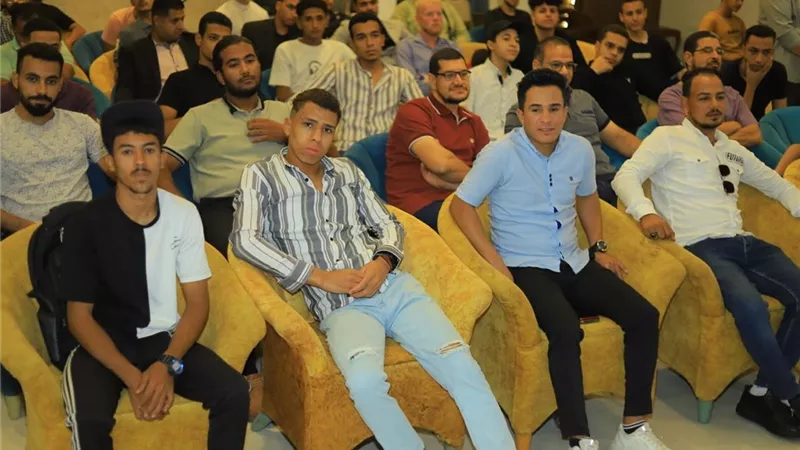نائب محافظ سوهاج يفتتح أول مؤتمر للذكاء الاصطناعي بمشاركة1000 شاب