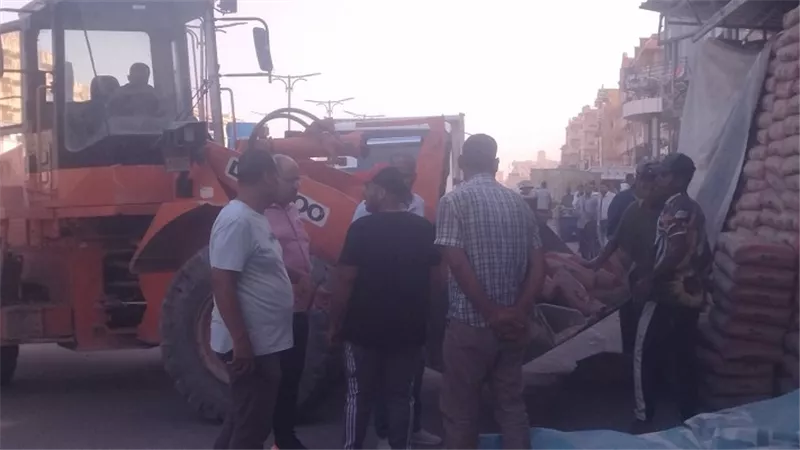 نائب محافظ مطروح يقود حملة لازالة التعديات بالعلمين