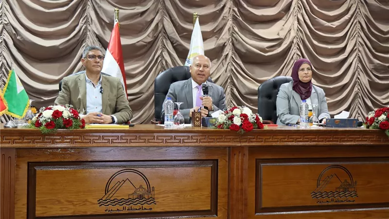 الوزير :عدم إصدار تراخيص صناعية جديدة إلا داخل مناطق مكتملة المرافق