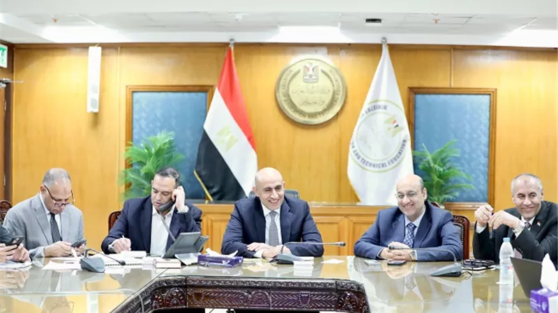 وزير التعليم يتابع انطلاق امتحان اللغة العربية لـ الثانوية العامة 2025