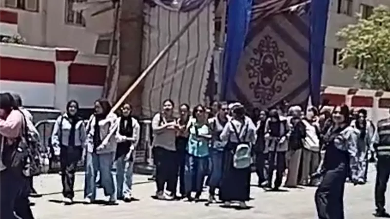 إمتحان اللغة العربية بالأقصر طويل وممتلئ والنحو أحزن الطلاب