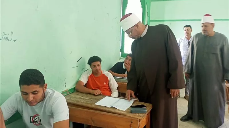 امتحان «الصرف» لطلاب الأدبي بلجان الثانوية الأزهرية بدون شكوى
