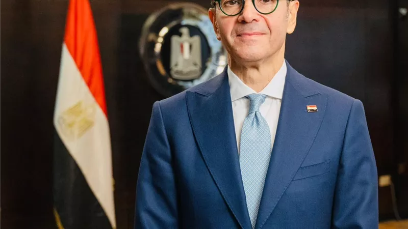 وزير الاستثمار يتوجه للصين لبحث تعزيز العلاقات الاقتصادية بين البلدين