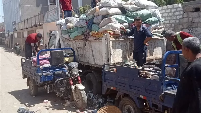 استمرارجهود قطاع النظافة العامة بالمجالس القروية فى رفع المخلفات