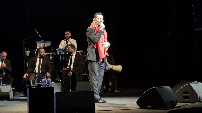 زياد برجي يتألق في حفل استثنائي علي مسرح محمد الخامس