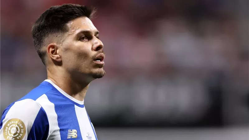 مدافع بورتو: الأهلى يتمتع بجودة كبيرة.. وسيسبب لنا المتاعب