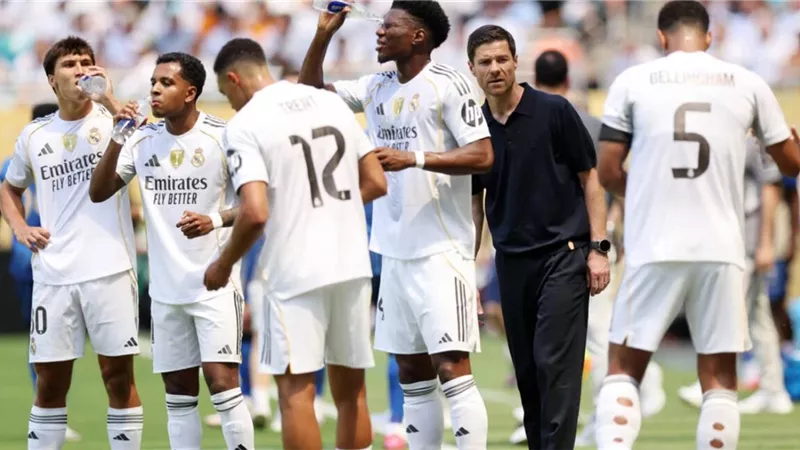 بعد 7 دقائق.. طرد مدافع ريال مدريد أمام باتشوكا بمونديال الأندية