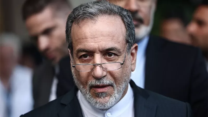 وزير الخارجية الإيراني يصل موسكو للقاء الرئيس الروسي