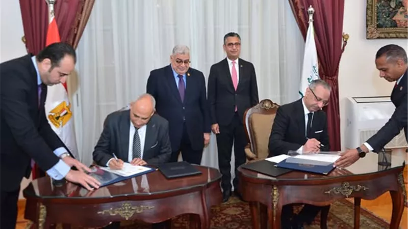 وزير التموين يشهد توقيع بروتوكول لإتاحة الاستعلام عن السجلات التجارية