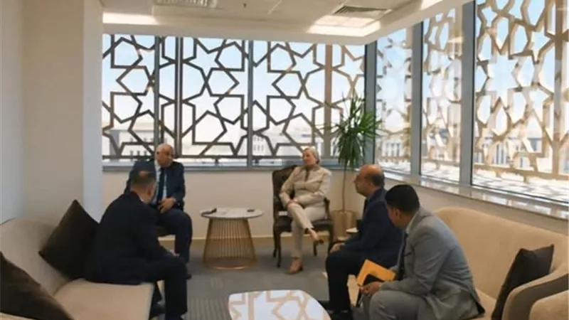 وزيرة البيئة تبحث فرص الاستثمار في تدوير المخلفات الزراعية