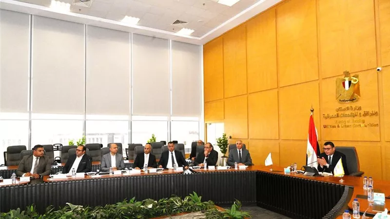 وزير الإسكان يتابع موقف منطقة الأعمال المركزية بالعاصمة الإدارية