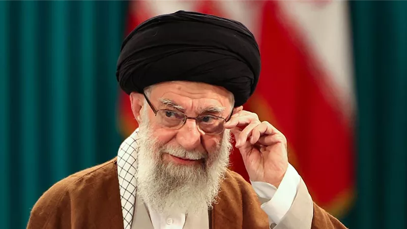 مستشار خامنئي: لا مكان 