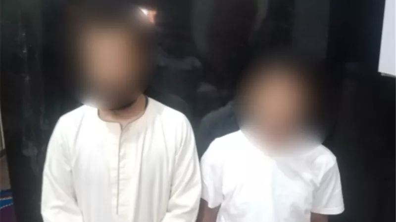 ضبط عاطلين استوليا على بيانات بطاقات الدفع الإلكترونى للمواطنين