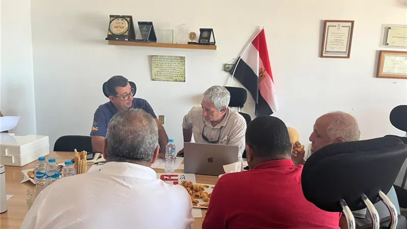 مصر تستأنف رصد اسماك القرش بالأقمار الصناعية