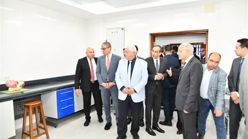 عاشور : الجامعات الأهلية مسار اساسى في تطوير التعليم العالي