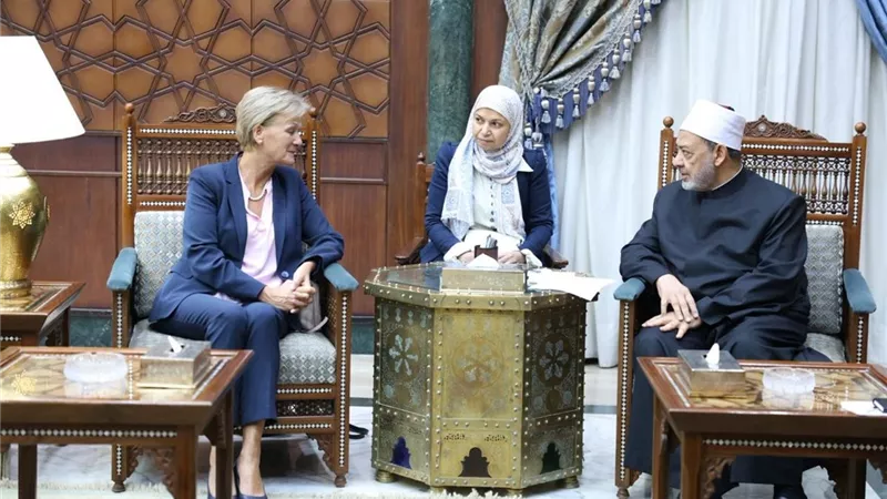 الإمام الأكبر يستقبل سفيرة الاتحاد الأوروبي بمشيخة الأزهر