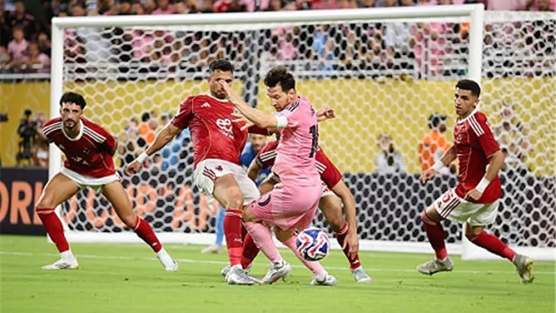 نجم البرازيل : الأهلى فريق عالمى .. وربما يهزم بورتو