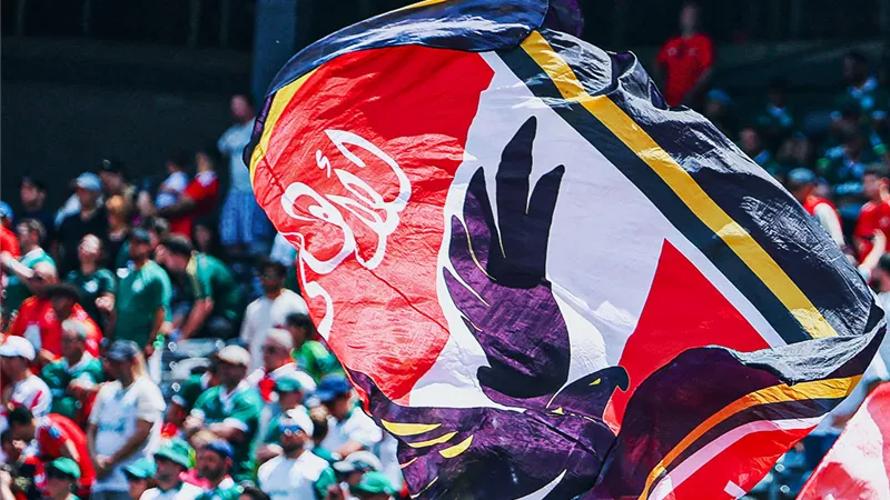 شاهد أجواء جماهير الأهلي من الملعب قبل دقائق من مباراة بورتو