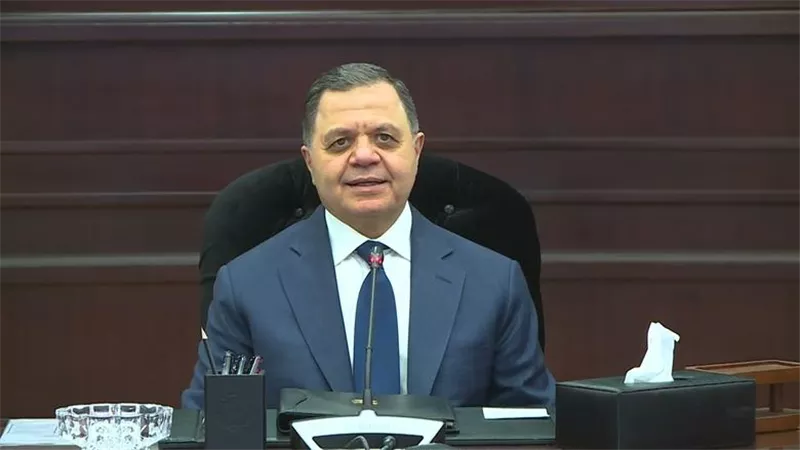 وزير الداخلية يهنئ رئيس مجلس الوزراء بمناسبة العام الهجري الجديد