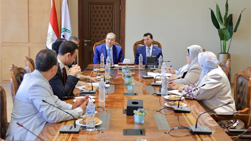 وزير الشباب يبحث التعاون مع رئيس التنظيم والإدارة