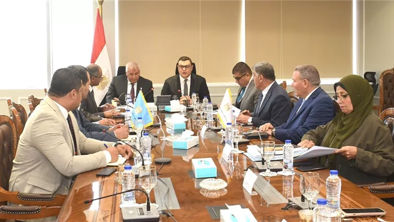 وزير الإسكان ومحافظ الوادي الجديد يبحثان عدداً من ملفات التعاون