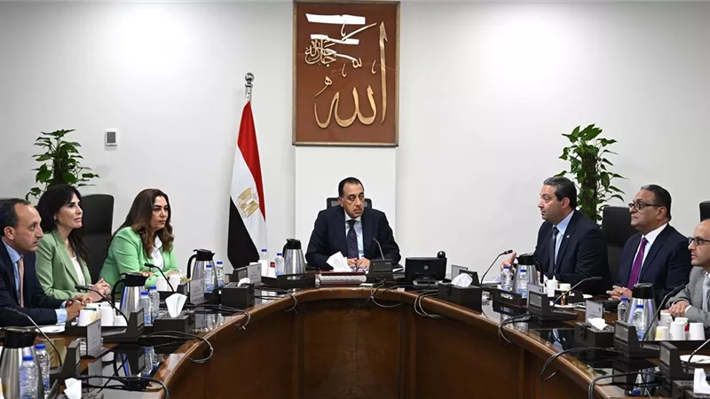 رئيس الوزراء يتابع موقف تنفيذ المشروعات والفرص الاستثمارية بدمياط