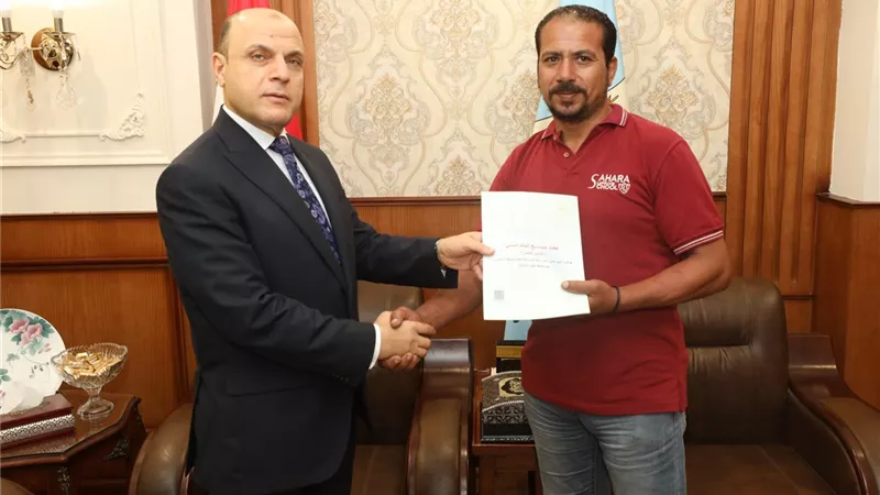 عبد المعطى يُسلّم 22عقدتقنين أراضي أملاك دولةللمستفيدين بكفرالشيخ