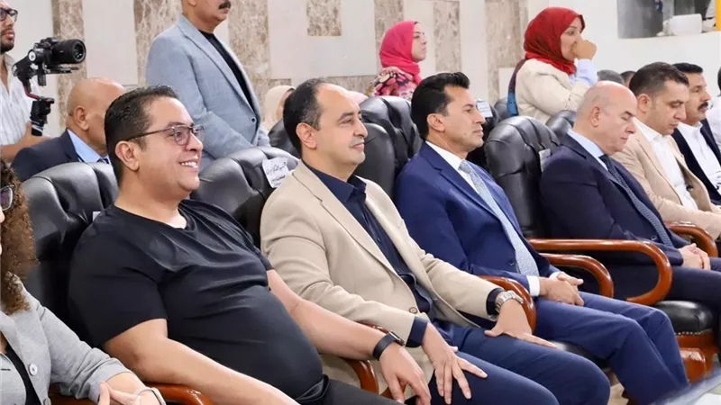 صبحى و عثمان يشهدان الاحتفال باليوم العالمي لمكافحة المخدرات