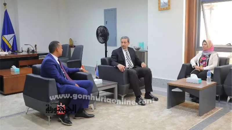 محافظ دمياط يناقش إطلاق شراكة لتنمية القطاع السياحى