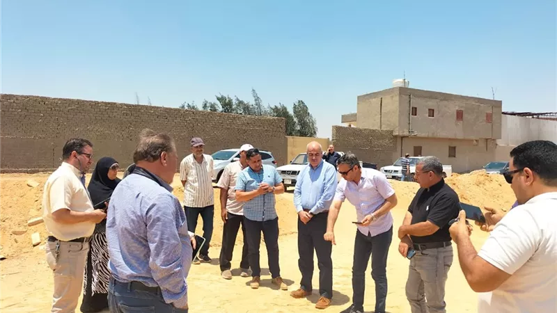 شئون البيئةيعاين موقع مقترح لمكامير الفحم النباتي المطورةبالشرقية