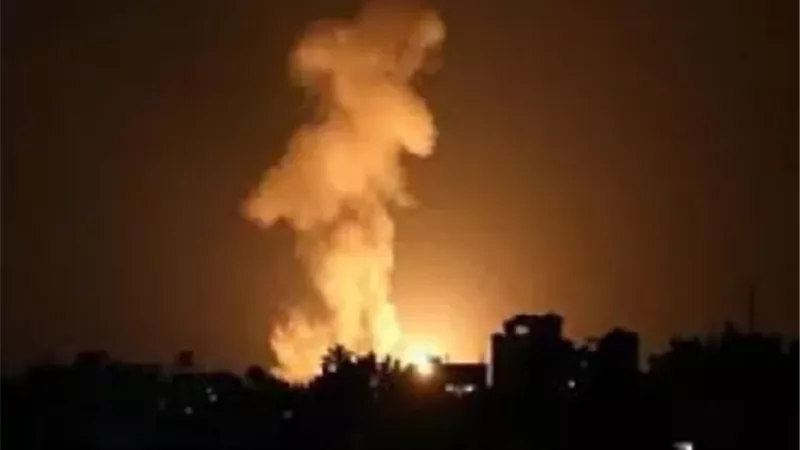 إعلام فلسطيني: قصف مدفعي عنيف يستهدف جباليا البلد شمال قطاع غزة