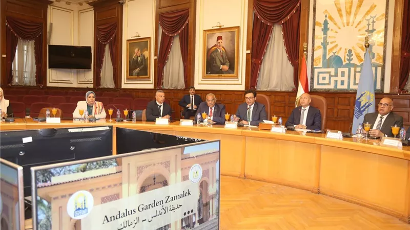 وزير الثقافة يبحث تحويل حديقة الأندلس إلى مركز إشعاع فني وثقافي