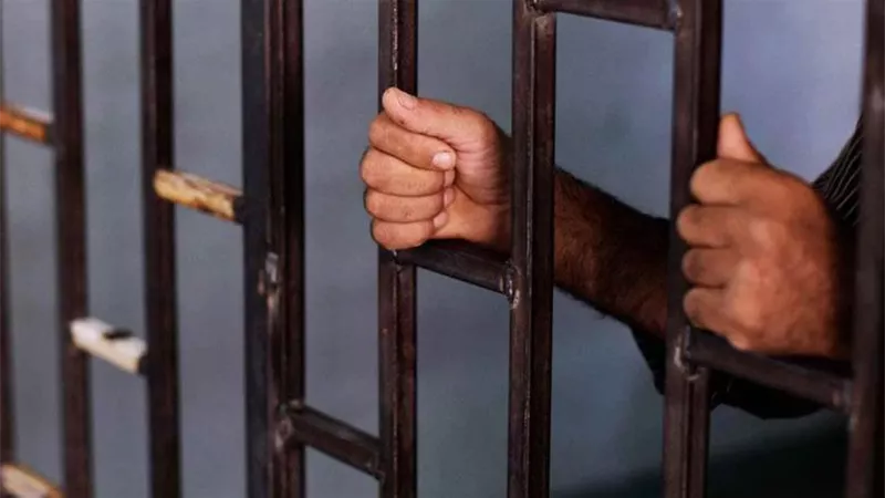النيابة العامة تأمر بحبس متهم لقيامه بنشر محتوى مناف للآداب العامة