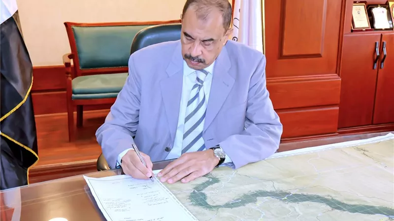 محافظ سوهاج يعتمد الحدود الإدارية الجديدة للمحافظة