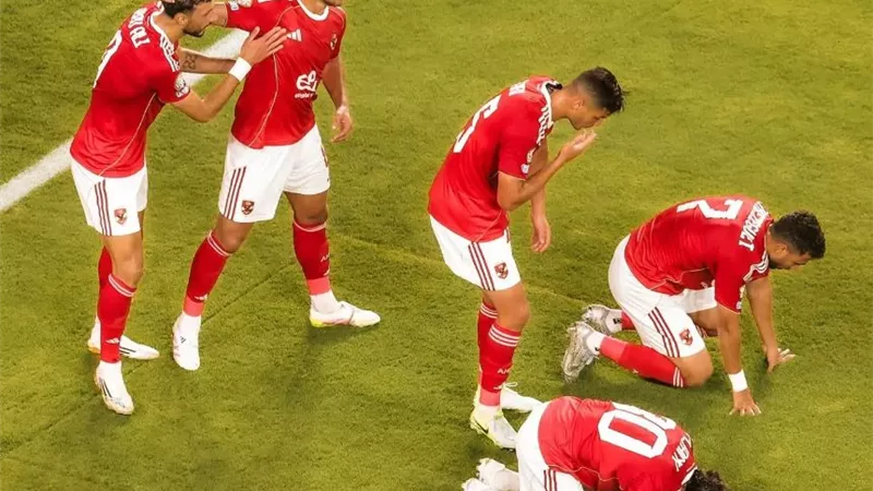 ريبييرو يمنح لاعبي الأهلي راحة ١٨ يومًا بعد الخروج من مونديال الأندية