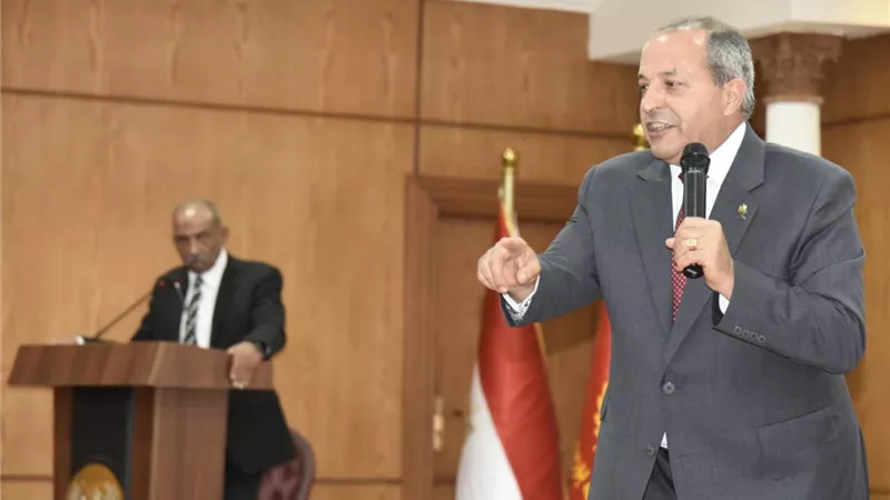 اللواء حبشى استعرض مشروعات التنمية والخطة الاستثمارية ببورسعيد