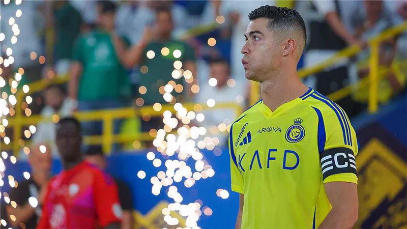فابريزيو رومانو يكشف آخر تطورات مفاوضات النصر وكريستيانو رونالدو