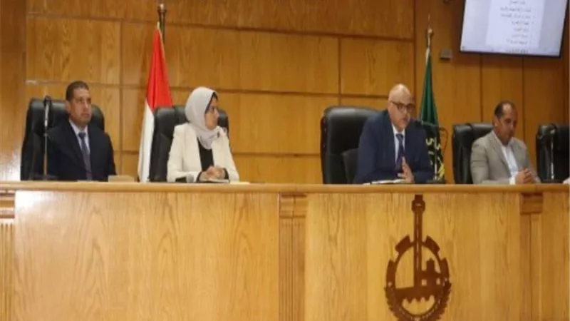 عطية يناقش ملفات حيوية أبرزها السلامة الإنشائية وترشيد الطاقة