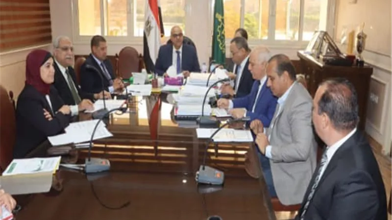 محافظ القليوبية: اختيار الكفاءات للمناصب القيادية يدعم الأداء المؤسسي