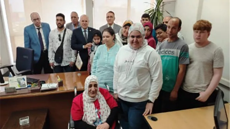 وزارة العمل.. تسليم عقود عمل جديدة لذوي همم بالقاهرة