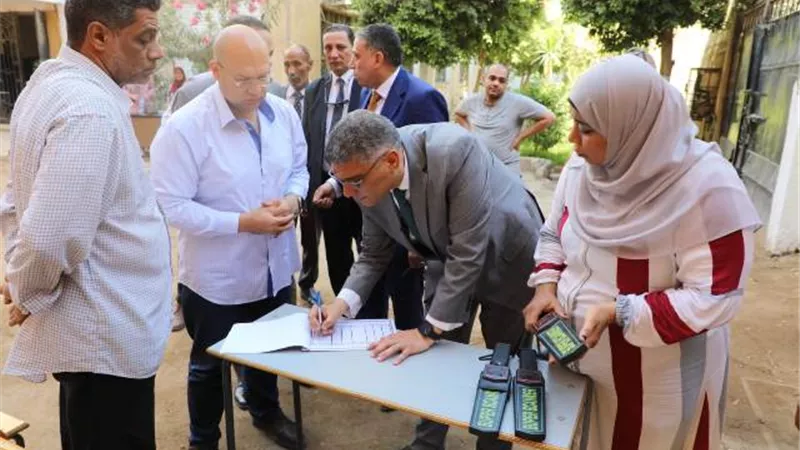 محافظ الجيزة يتفقد لجان الثانوية العامة بأبو النمرس والحوامدية