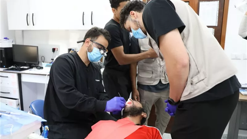 الصحة:وفد من أطباء الأسنان المصريين المقيمين في أمريكا يقدم خدمات طبية