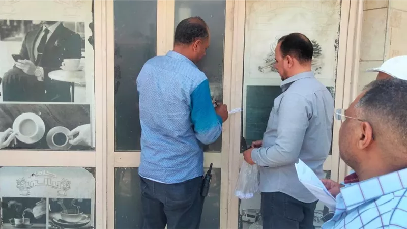 حملة موسعة تغلق مولات ومحال مخالفة في الشروق