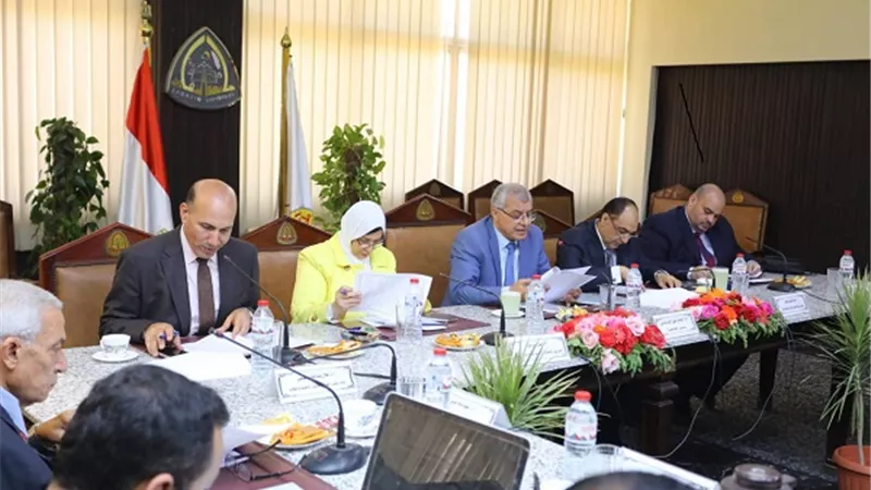 مجلس جامعةالزقازيق يقررصرف حافزإثابة لأعضاءهيئة التدريس ومعاونيهم