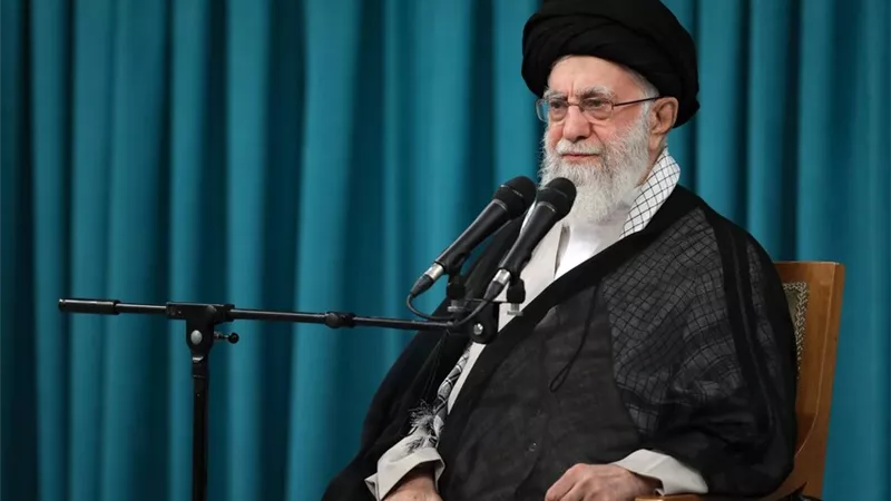 خامنئي يحذر إسرائيل من الاعتداء على إيران مجددًا: سيكبده كلفة باهظة