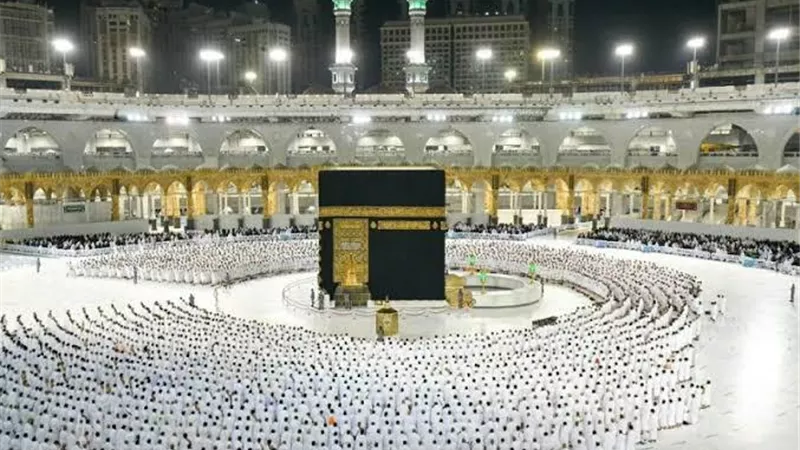 وزيرالسياحة يعتمد الضوابط المنظمة لتنفيذ رحلات العمرة لموسم 1447