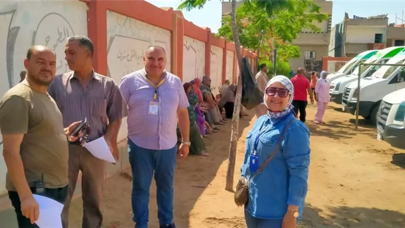 علاج ١١١٢ مواطنا بالمجان في قافلة طبية بدمياط