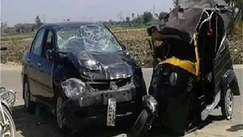 مصرع أب وزوجته وابنه في تصادم بين ملاكي وتوك توك بالمنوفية