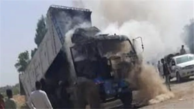 مصرع 2 نتيجة اندلاع حريق فى تريلا بطريق أبو سمبل - أسوان