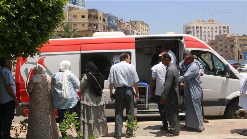 محافظ كفرالشيخ يشارك فى الحملة القومية للتبرع بالدعم